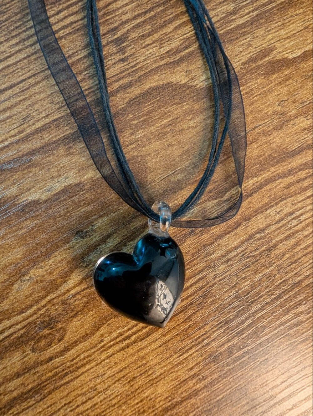 Black Floral Glass Heart Pendant Necklace - Picture 7 of 8